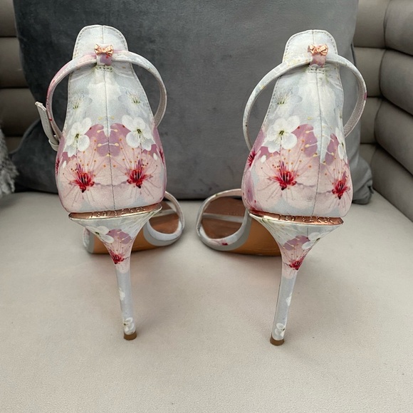 Ted Baker Charv oriental blossom heels - Picture 3 of 8